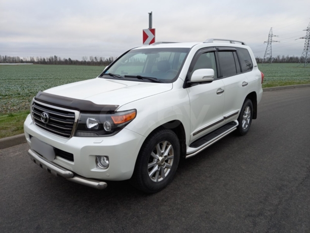 Toyota Land Cruiser J200 · Рестайлинг, 7 мест, 2014 г.