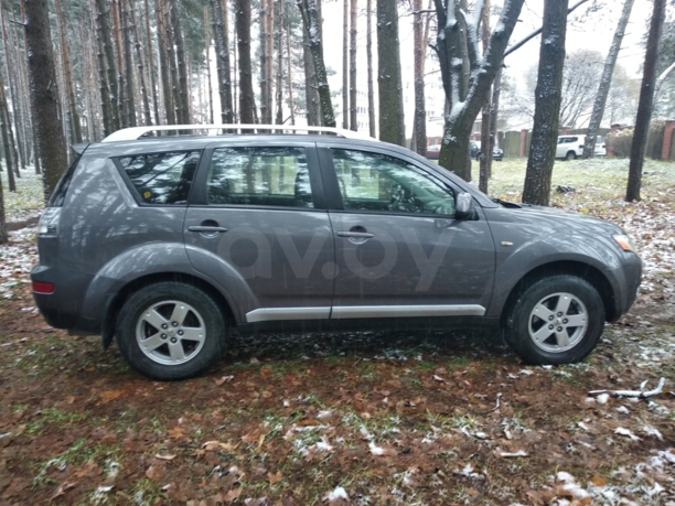 Mitsubishi Outlander XL, 5 мест, 2008 г.