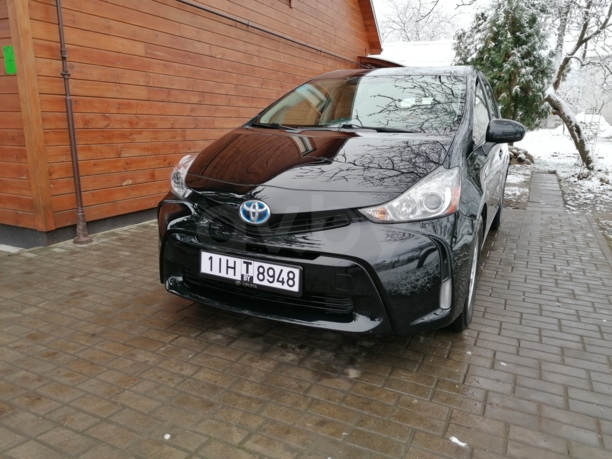 Toyota Prius V(+) ZVW40/41 · Рестайлинг, 2015 г.