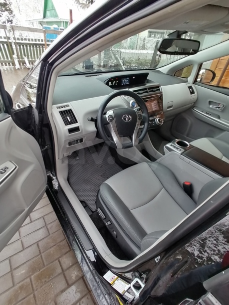 Toyota Prius V(+) ZVW40/41 · Рестайлинг, 2015 г.
