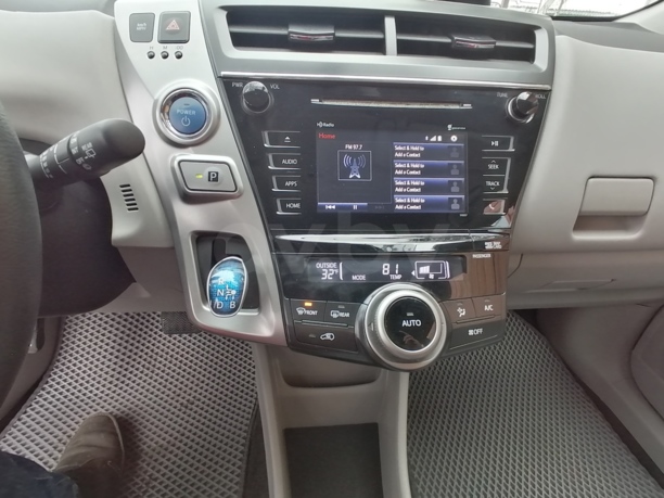 Toyota Prius V(+) ZVW40/41 · Рестайлинг, 2015 г.