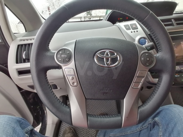 Toyota Prius V(+) ZVW40/41 · Рестайлинг, 2015 г.