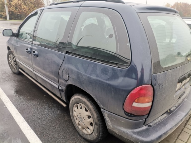 Chrysler Voyager III, 7 мест, 1998 г.