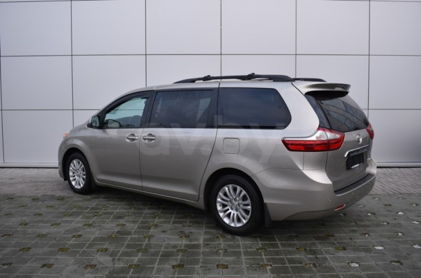 Toyota Sienna III (XL30), 7 мест, 2017 г.