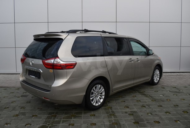 Toyota Sienna III (XL30), 7 мест, 2017 г.