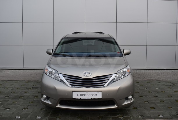 Toyota Sienna III (XL30), 7 мест, 2017 г.