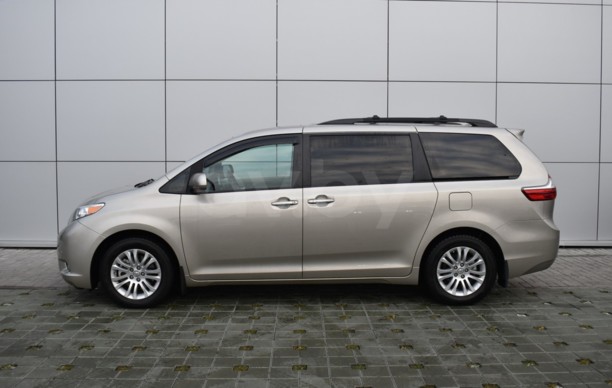 Toyota Sienna III (XL30), 7 мест, 2017 г.
