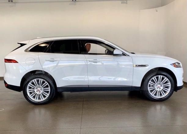 Jaguar F-Pace, 2017 г.