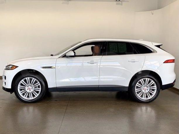 Jaguar F-Pace, 2017 г.