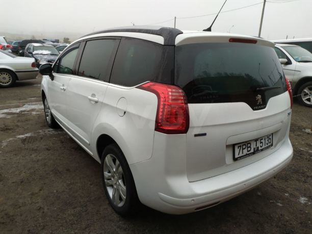 Peugeot 5008 I · Рестайлинг, 7 мест, 2015 г.