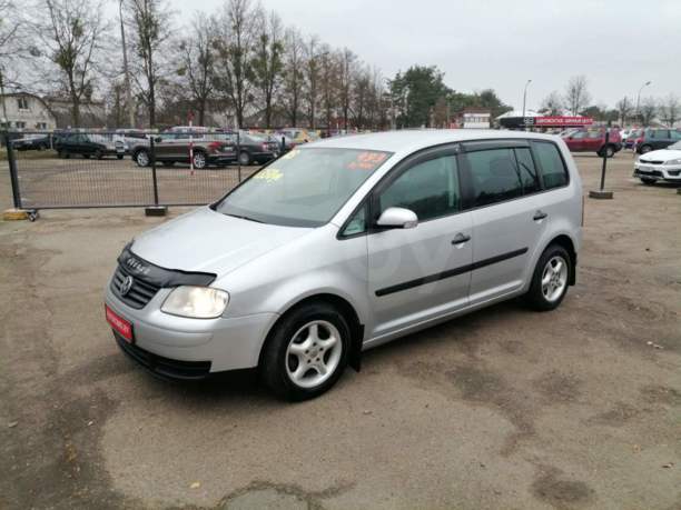 Volkswagen Touran I, 5 мест, 2003 г.