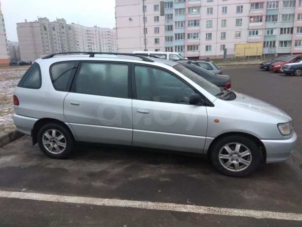 Toyota Picnic, 7 мест, 1998 г.