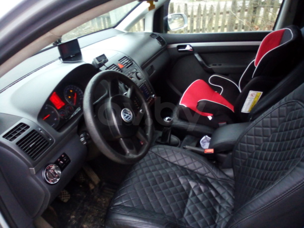 Volkswagen Touran I, 5 мест, 2005 г.