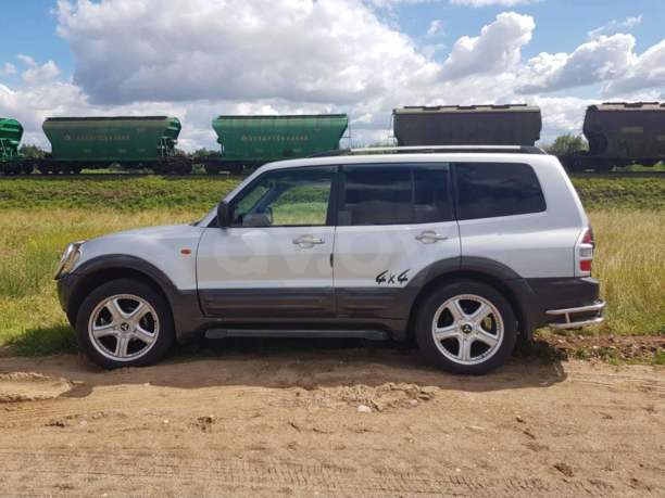 Mitsubishi Pajero III, 2000 г.