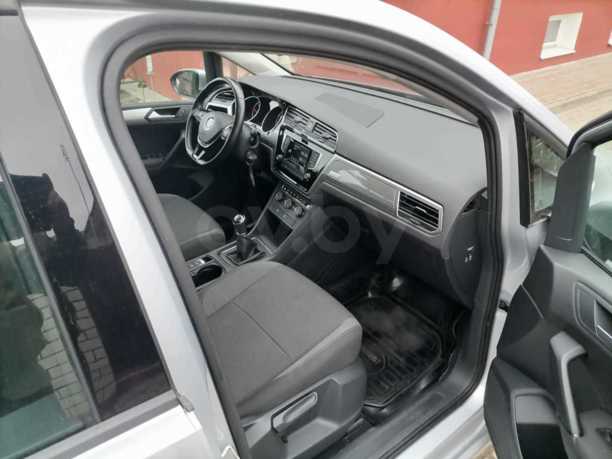 Volkswagen Touran III, 5 мест, 2016 г.