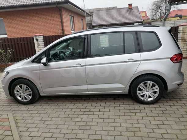 Volkswagen Touran III, 5 мест, 2016 г.