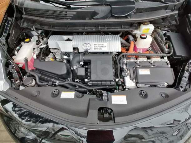 Toyota Prius V(+) ZVW40/41 · Рестайлинг, 2015 г.