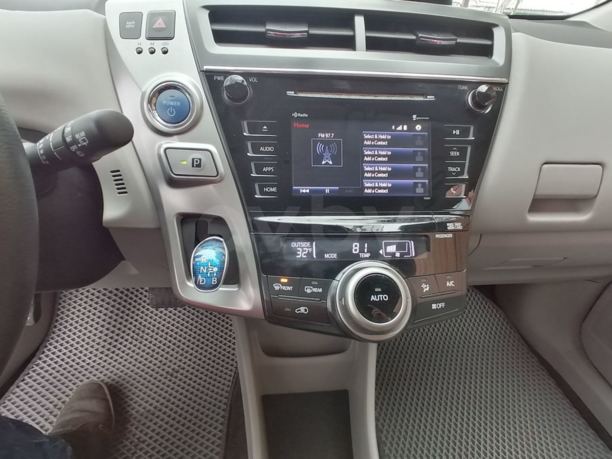 Toyota Prius V(+) ZVW40/41 · Рестайлинг, 2015 г.