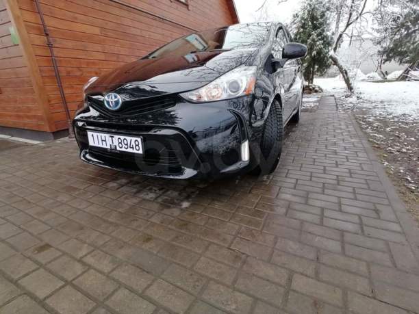 Toyota Prius V(+) ZVW40/41 · Рестайлинг, 2015 г.
