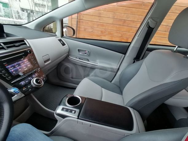 Toyota Prius V(+) ZVW40/41 · Рестайлинг, 2015 г.