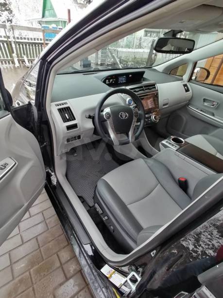 Toyota Prius V(+) ZVW40/41 · Рестайлинг, 2015 г.