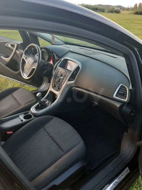 Opel Astra J, 2010 г.