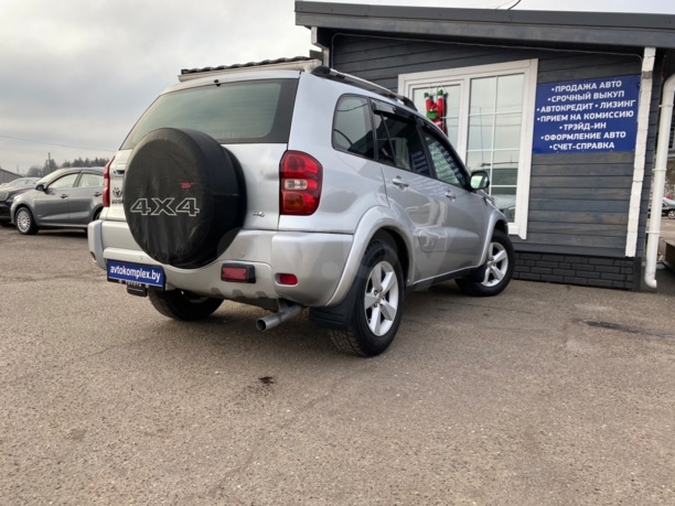 Toyota RAV4 II (XA20) · Рестайлинг, 5 мест, 2004 г.