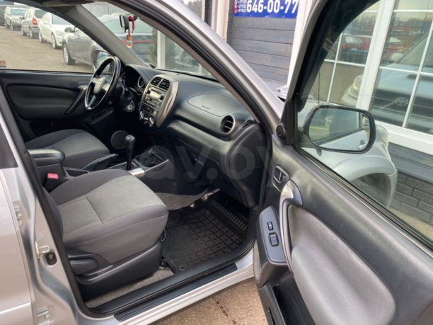 Toyota RAV4 II (XA20) · Рестайлинг, 5 мест, 2004 г.