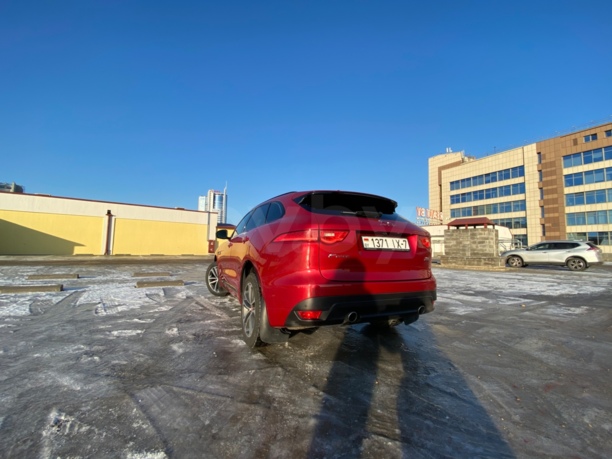 Jaguar F-Pace, 2016 г.