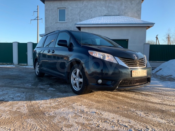 Toyota Sienna III (XL30), 2010 г.