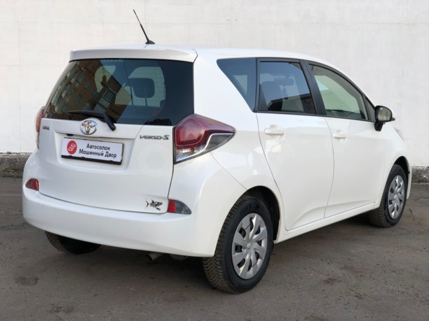 Toyota Verso-S, 2015 г.