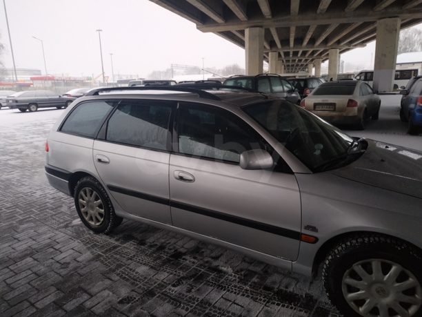 Toyota Avensis I (T220) · Рестайлинг, 2001 г.
