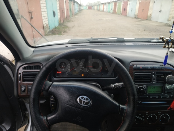 Toyota Avensis I (T220) · Рестайлинг, 2001 г.