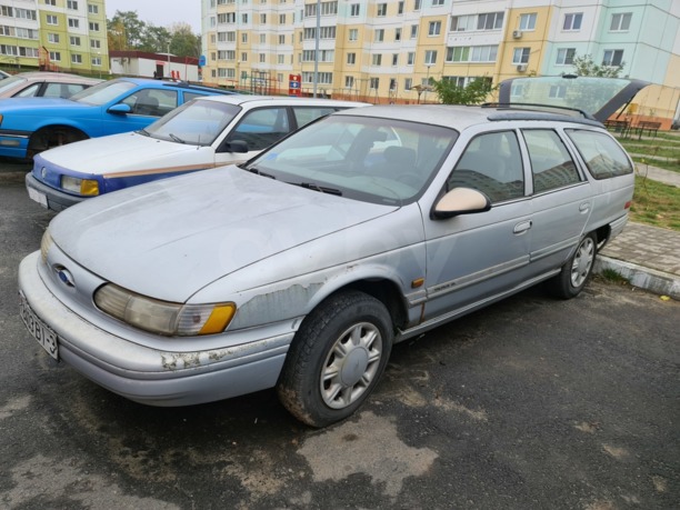 Ford Taurus II, 1995 г.