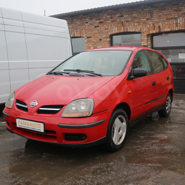 Nissan Almera Tino, 2000 г.