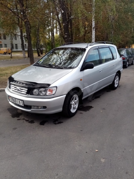 Toyota Picnic, 2001 г.
