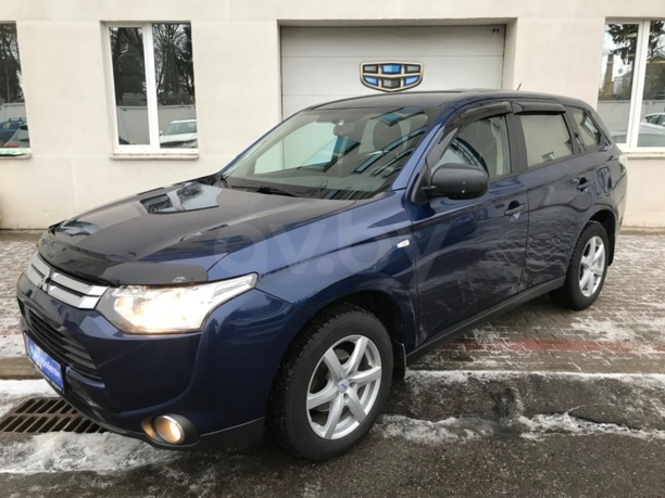Mitsubishi Outlander III · Рестайлинг, 5 мест, 2014 г.