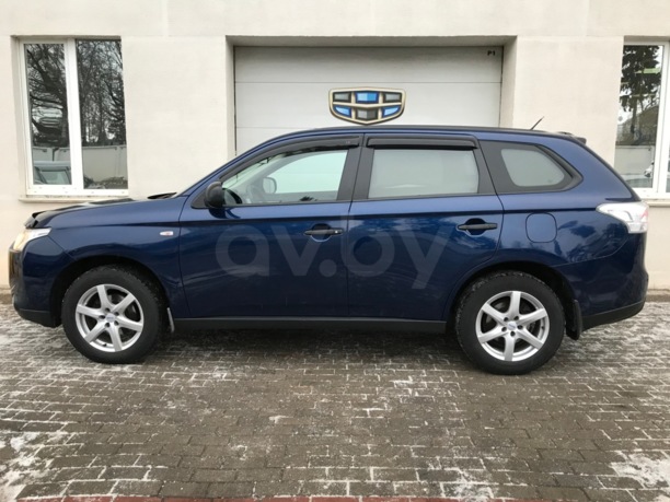 Mitsubishi Outlander III · Рестайлинг, 5 мест, 2014 г.