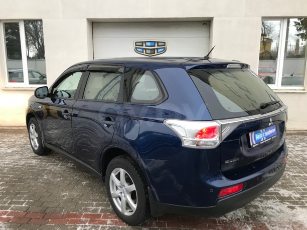 Mitsubishi Outlander III · Рестайлинг, 5 мест, 2014 г.