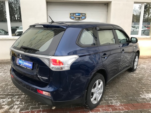 Mitsubishi Outlander III · Рестайлинг, 5 мест, 2014 г.