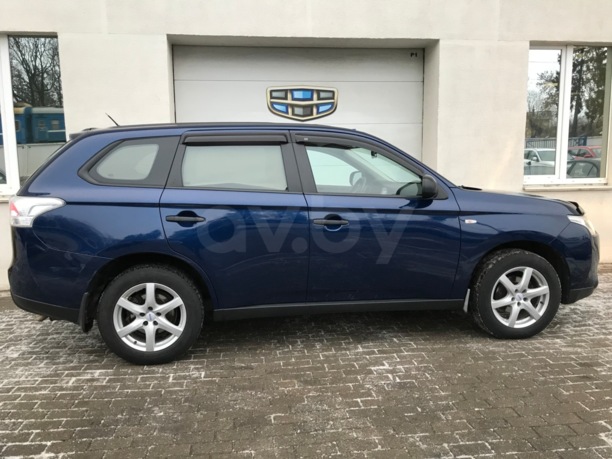 Mitsubishi Outlander III · Рестайлинг, 5 мест, 2014 г.