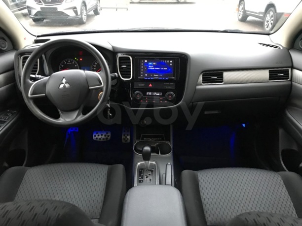 Mitsubishi Outlander III · Рестайлинг, 5 мест, 2014 г.