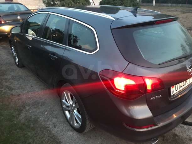 Opel Astra J, 2011 г.