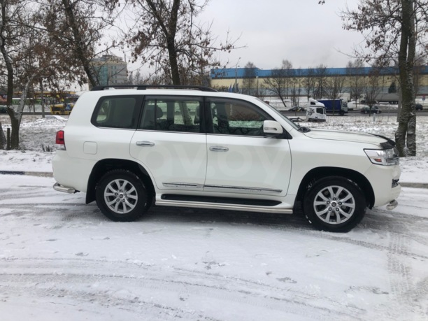 Toyota Land Cruiser J200 · 2-й рестайлинг, 5 мест, 2016 г.