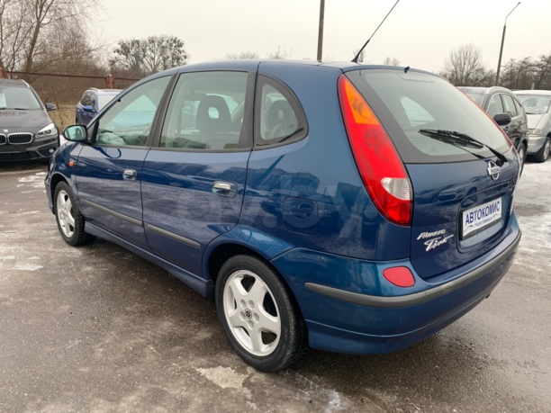 Nissan Almera Tino, 2000 г.