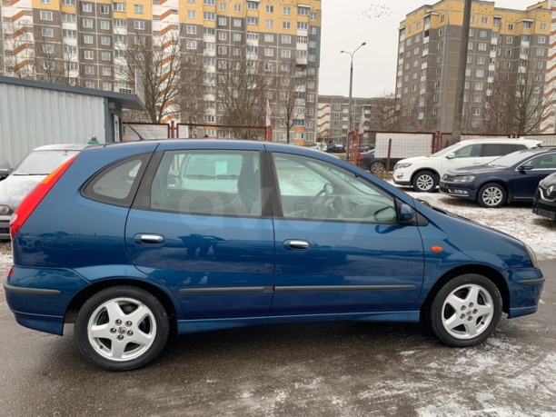 Nissan Almera Tino, 2000 г.