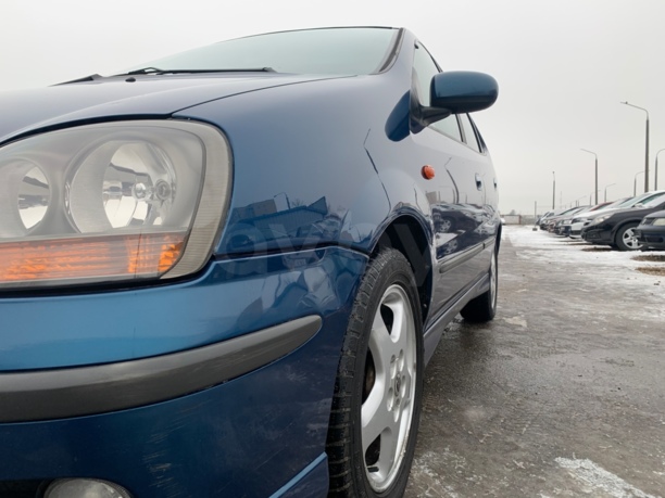 Nissan Almera Tino, 2000 г.
