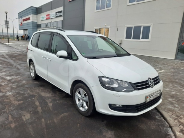 Volkswagen Sharan II, 7 мест, 2015 г.