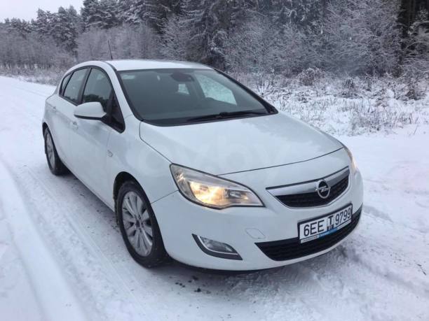Opel Astra J, 2010 г.