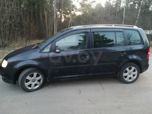 Volkswagen Touran I, 7 мест, 2003 г.